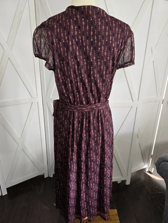Alfani (NWT) Wrap Front Short Sleeve with Tie Waist - Deep Plum Midi Dress. - Picture 6 of 9
